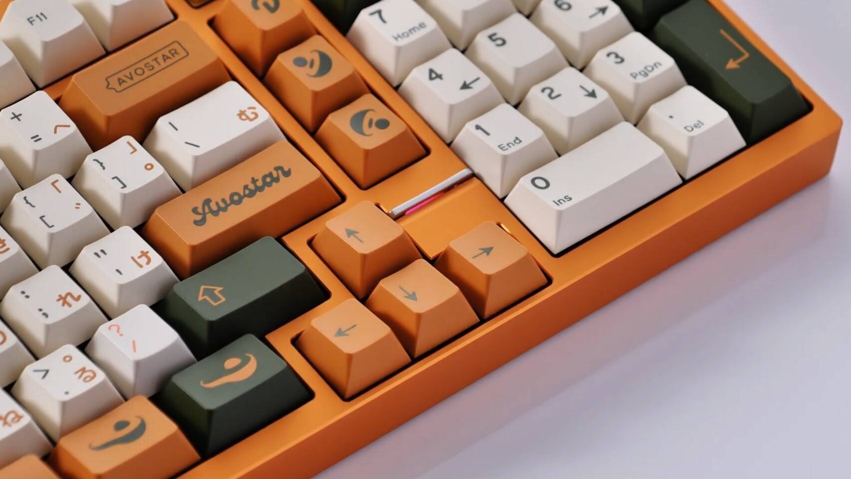 Qwertykeys Neo98 & Neo75: Keyboard Wireless Enthusiast yang “Serius Banget”