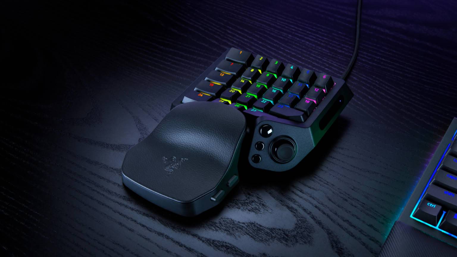 Razer Tartarus V2 Pro: Keypad Gaming 8KHz dengan Analog Optical Switch dan TMR Thumbstick