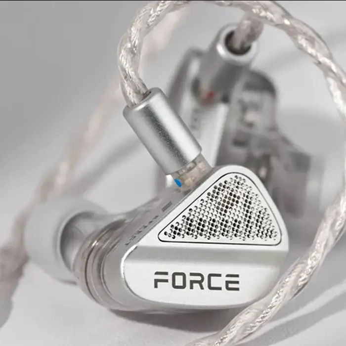 Tanchjim Force: IEM Dual Dynamic dengan Suara Lapang dan Kabel DSP Modular