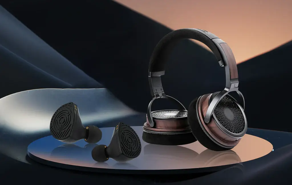 IEM vs Headset: Mana yang Lebih Cocok Buat Gaming?